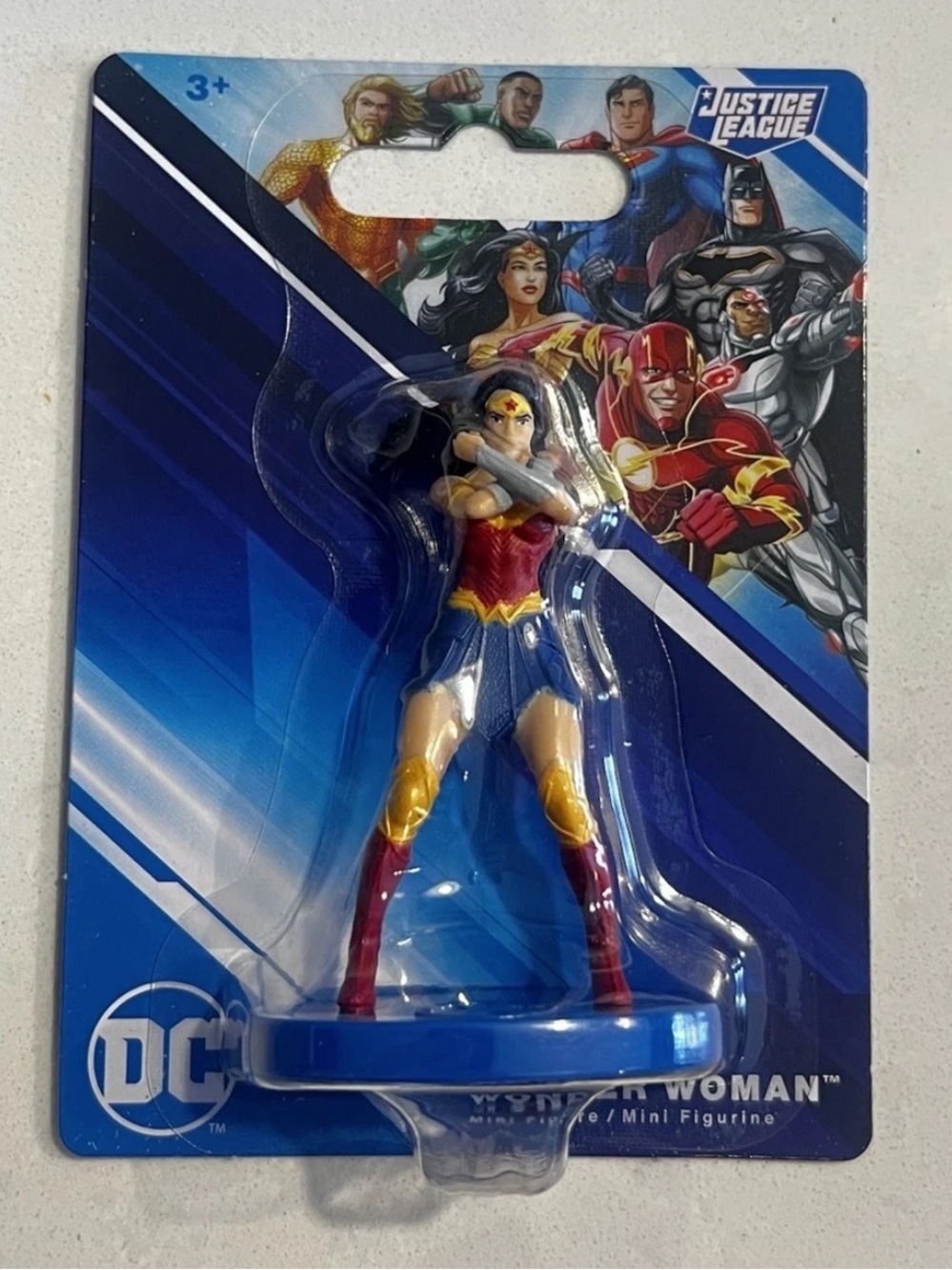 Wonder Woman Book & Justice League Figure Bundle DC Superhero Toy Christmas Gift - Picture 2 of 3